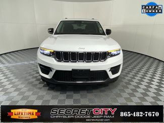 Used 2023 Jeep Grand Cherokee Laredo video 2