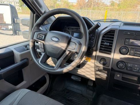 Used 2018 Ford F250 XL w/ Power Equipment Group image 13