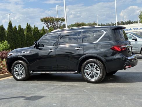Used 2024 INFINITI QX80 Luxe w/ All-Season Package RWD image 11