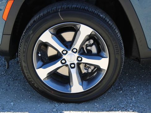 New 2026 Jeep Grand Cherokee L Limited image 8