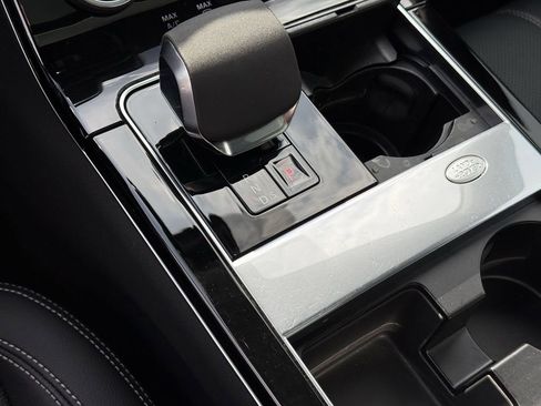 Used 2023 Land Rover Range Rover Velar R-Dynamic S image 27