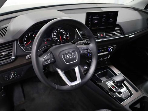 Used 2023 Audi Q5 2.0T Premium w/ Convenience Package image 4