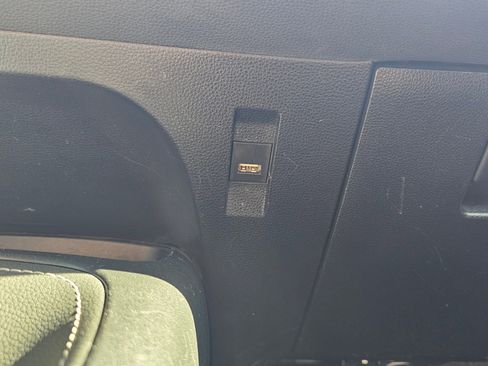 Used 2021 Toyota Corolla SE w/ Carpet Mat Package (TMS) FWD image 20