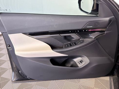 Certified 2024 BMW 530i 530i w/ Premium Package image 10