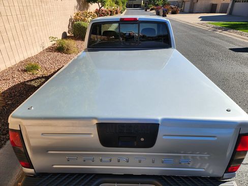Used 2001 Nissan Frontier XE image 4