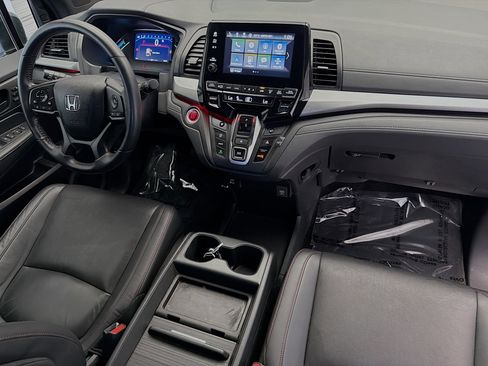 Used 2023 Honda Odyssey Sport image 12