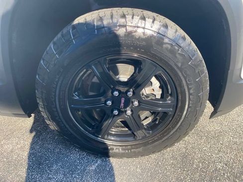 Used 2023 GMC Acadia AT4 w/ Technology Package AWD/4WD image 13
