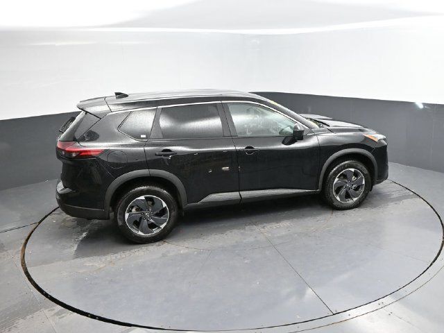 Used 2025 Nissan Rogue SV AWD/4WD image 32