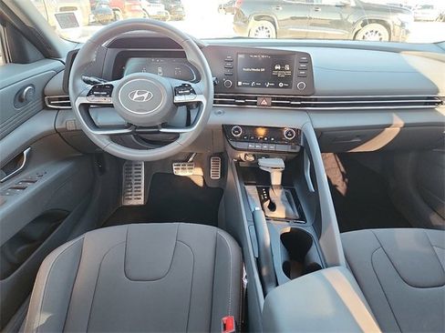 Used 2025 Hyundai Elantra Sport image 10