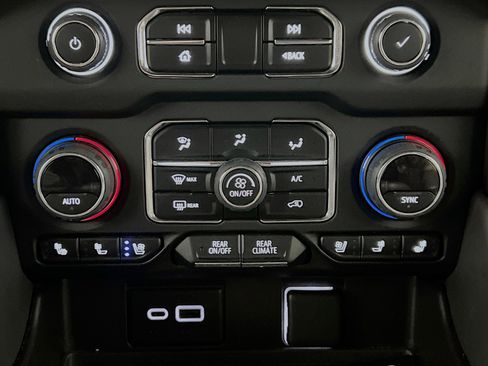 Used 2024 Chevrolet Tahoe Premier image 11