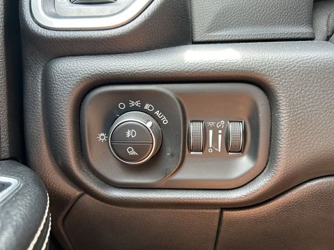 Used 2020 RAM 3500 Laramie w/ Night Edition image 22