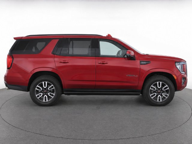 Used 2022 GMC Yukon AT4 w/ Technology Package AWD/4WD image 4