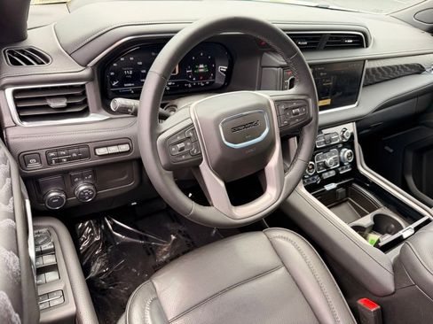 Used 2024 GMC Yukon XL Denali RWD image 23