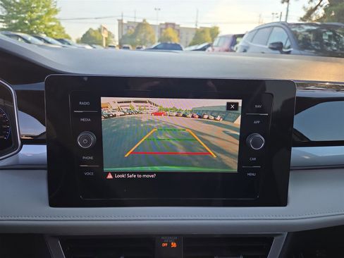 New 2025 Volkswagen Taos SEL image 22