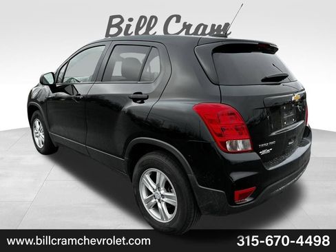 Used 2019 Chevrolet Trax LT w/ LT Convenience Package image 8