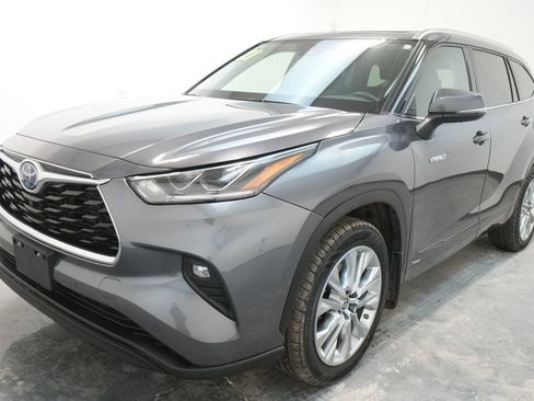 Used 2021 Toyota Highlander Limited image 3