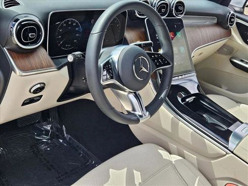 Used 2026 Mercedes-Benz GLC 300 image 15
