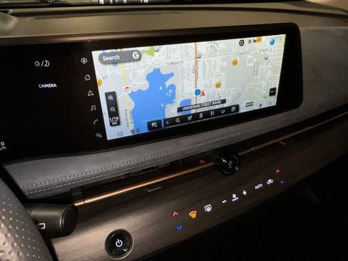 Used 2025 Nissan Ariya Platinum image 33