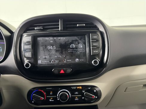 Certified 2025 Kia Soul LX image 21