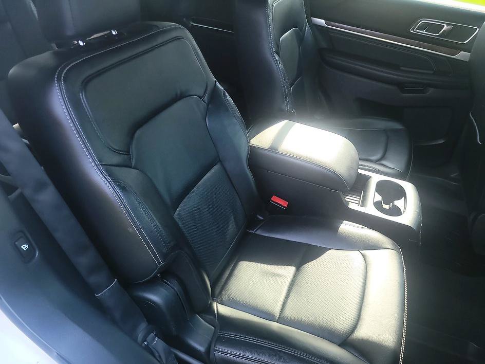 Used 2019 Ford Explorer Limited w/ Equipment Group 301A AWD/4WD image 43