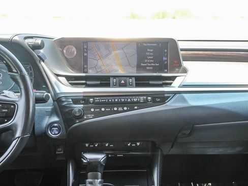 Used 2020 Lexus ES 300h w/ Premium Package FWD image 13