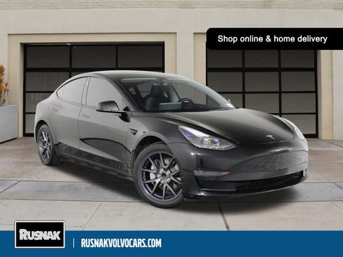 Used 2023 Tesla Model 3 Standard Range image 1