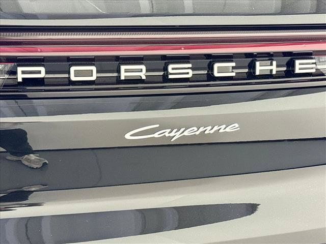 Used 2026 Porsche Cayenne AWD/4WD image 26