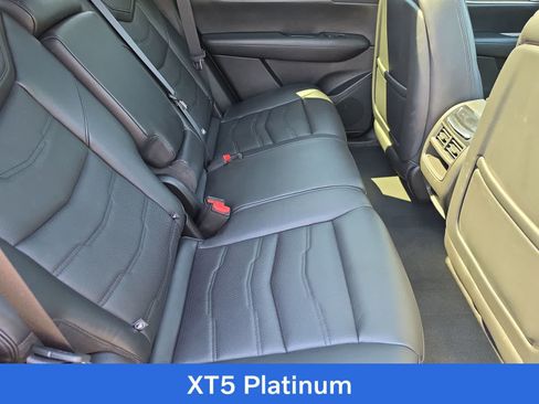 Used 2018 Cadillac XT5 Platinum w/ Driver Assist Package AWD/4WD image 17