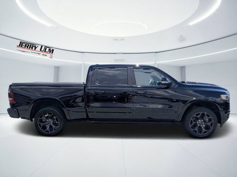 Used 2020 RAM 1500 Limited w/ Black Appearance Package AWD/4WD image 2