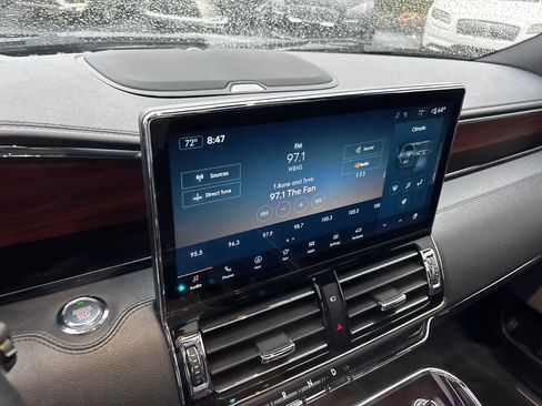 Certified 2024 Lincoln Navigator Reserve image 19