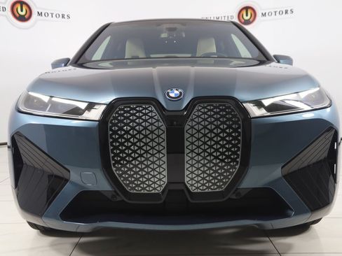 Used 2024 BMW iX xDrive50 w/ Sport Package AWD/4WD image 60