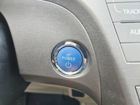 Used 2012 Toyota Prius Three image 26