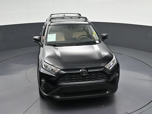 Used 2020 Toyota RAV4 XLE w/ Convenience Package FWD image 25