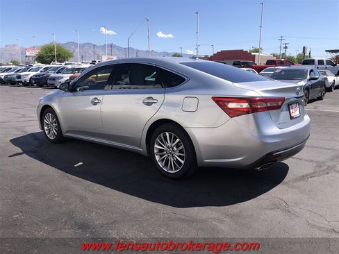 Used 2018 Toyota Avalon Limited w/ Carpet Mat Package FWD image 6