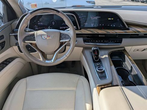 Certified 2023 Cadillac Escalade Premium Luxury Platinum AWD/4WD image 22