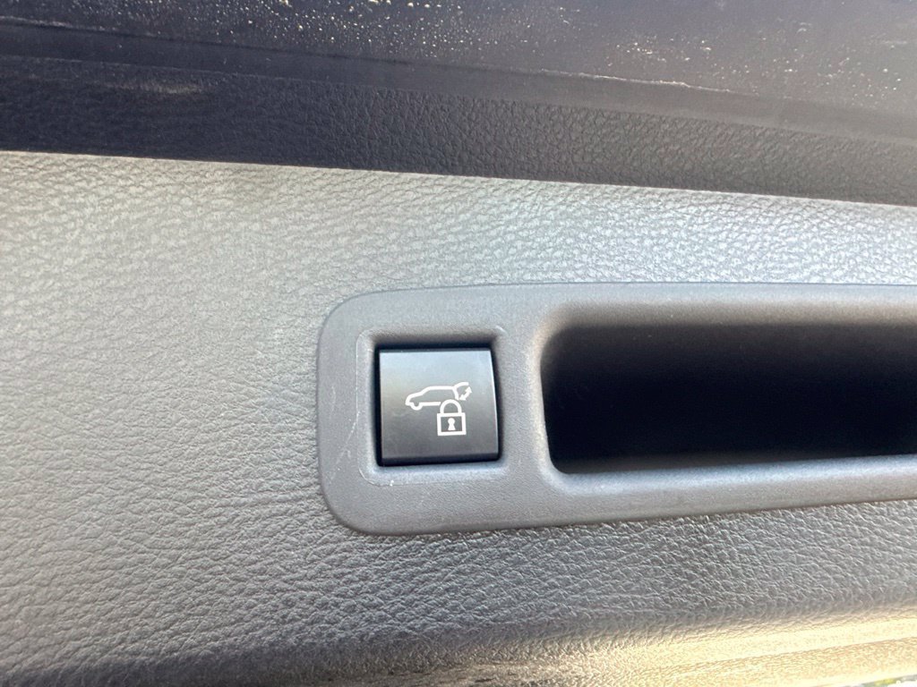 Used 2026 Toyota Sienna XLE FWD image 17