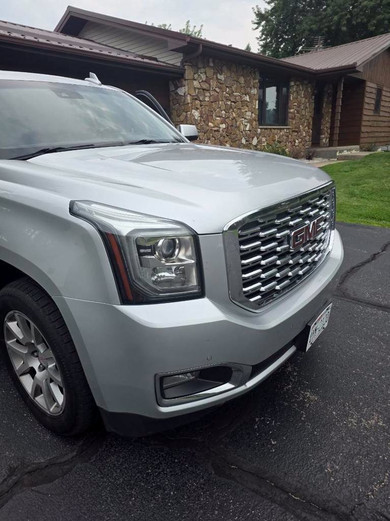Used 2019 GMC Yukon XL Denali AWD/4WD image 2