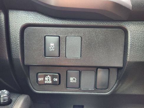 Used 2020 Toyota Tacoma SR5 w/ Technology Package AWD/4WD image 24