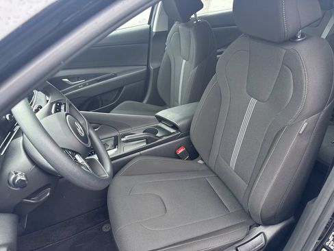 Certified 2026 Hyundai Elantra SE FWD image 31