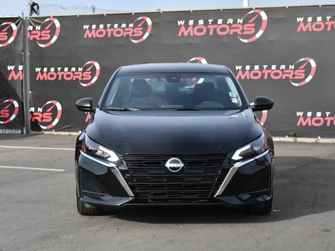 Used 2025 Nissan Altima 2.5 SV image 2