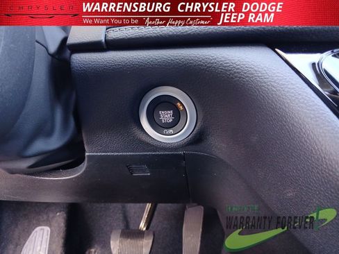 New 2026 Chrysler Pacifica Select FWD image 30