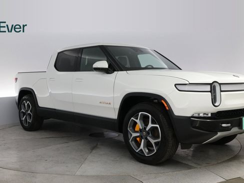 Used 2022 Rivian R1T Adventure image 4