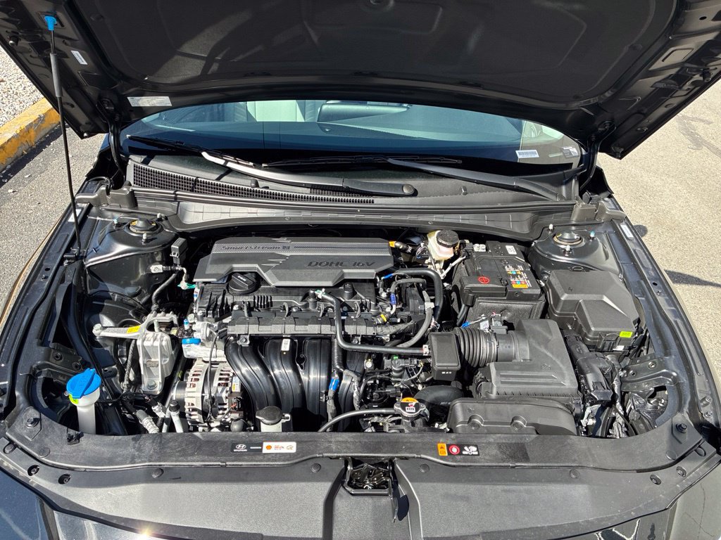 New 2026 Hyundai Elantra SEL Sport FWD image 9
