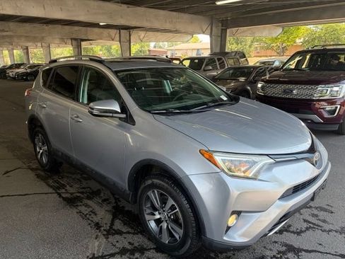 Used 2018 Toyota RAV4 XLE w/ Plus Extra Value Package AWD/4WD image 9