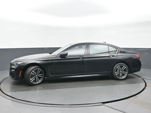 Used 2022 BMW 750i xDrive w/ Executive Package AWD/4WD image 6