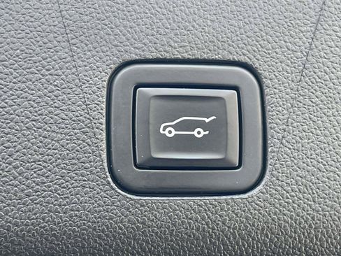 Used 2022 GMC Yukon Denali AWD/4WD image 11