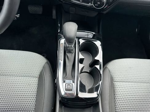 Used 2025 Chevrolet Trax LT w/ LT Convenience Package image 33