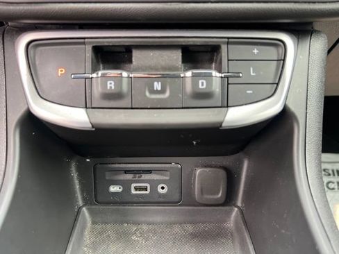Used 2023 GMC Terrain SLT w/ Infotainment Package II AWD/4WD image 33