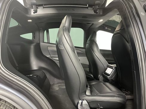 Used 2022 Tesla Model X image 31