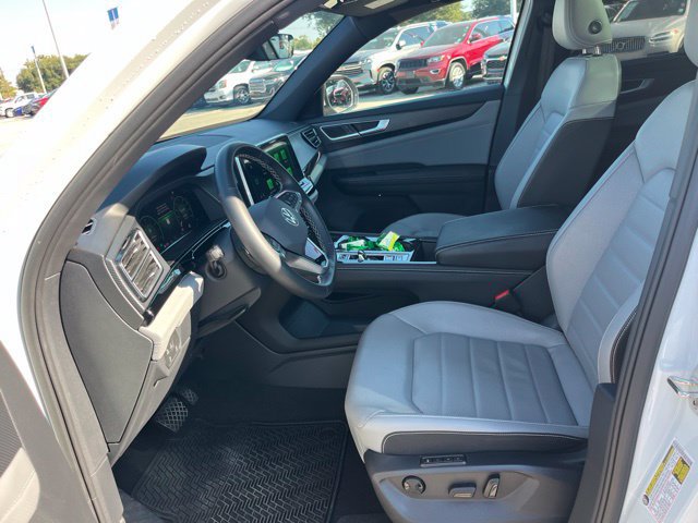 Used 2024 Volkswagen Atlas Cross Sport SEL AWD/4WD image 15